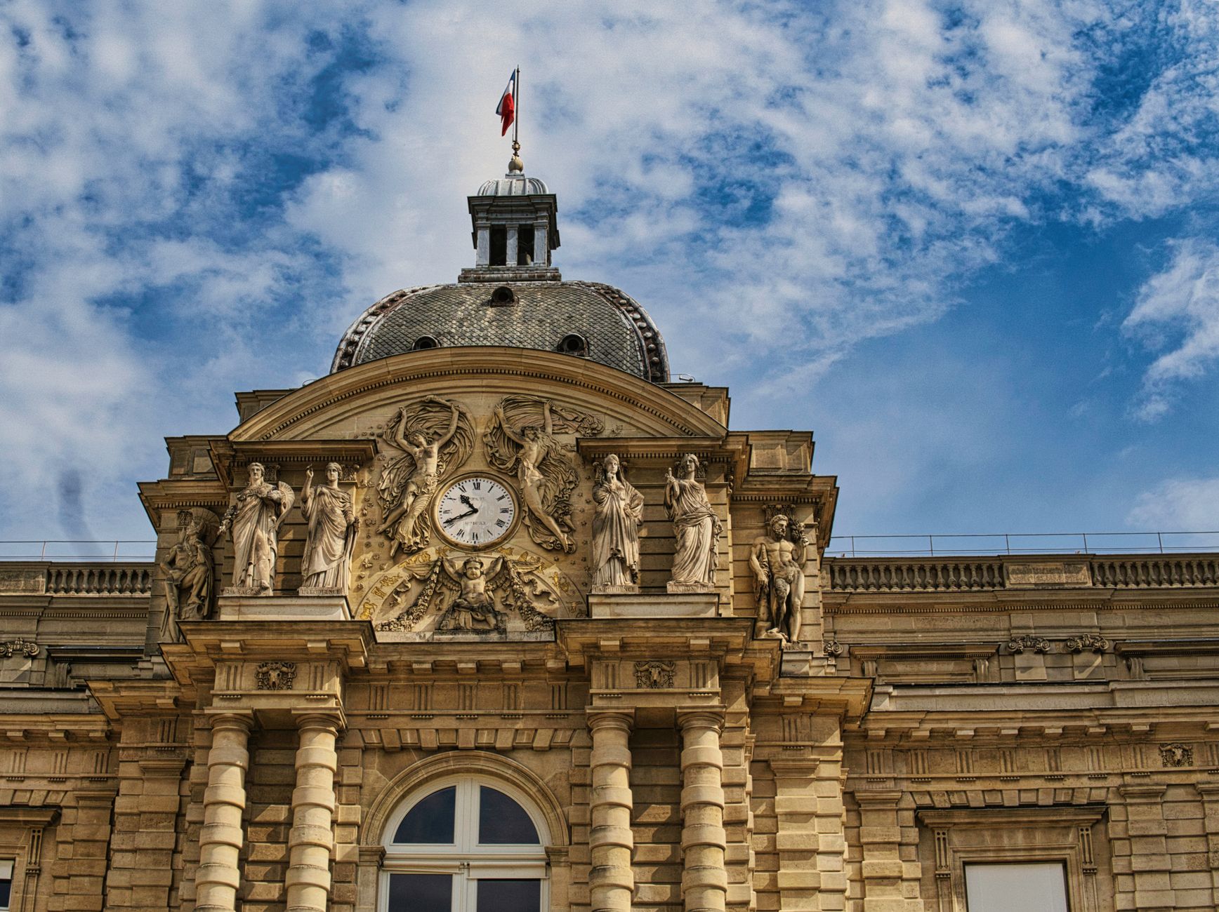Vue de la salle des séances du Palais du Luxembourg, siège du Sénat français